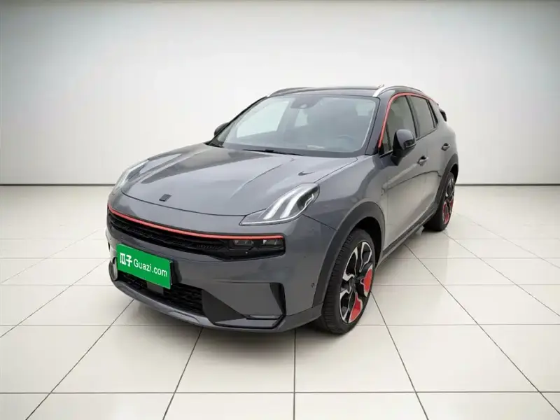 Lynk & Co 06