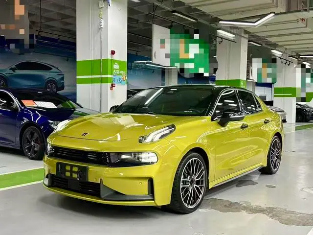 Lynk & Co 03