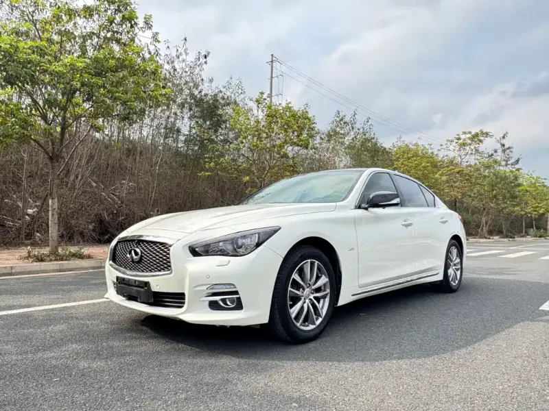 Infiniti Q50L