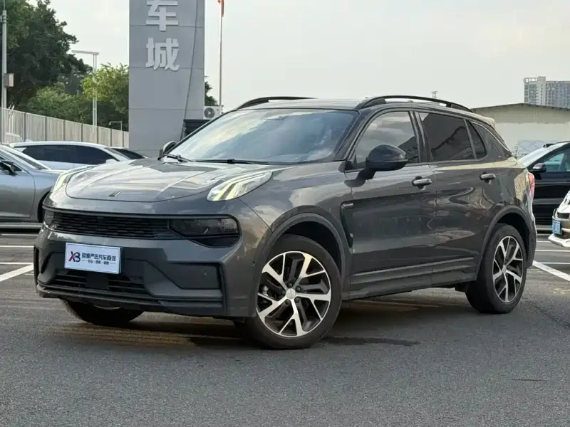 Lynk & Co 01