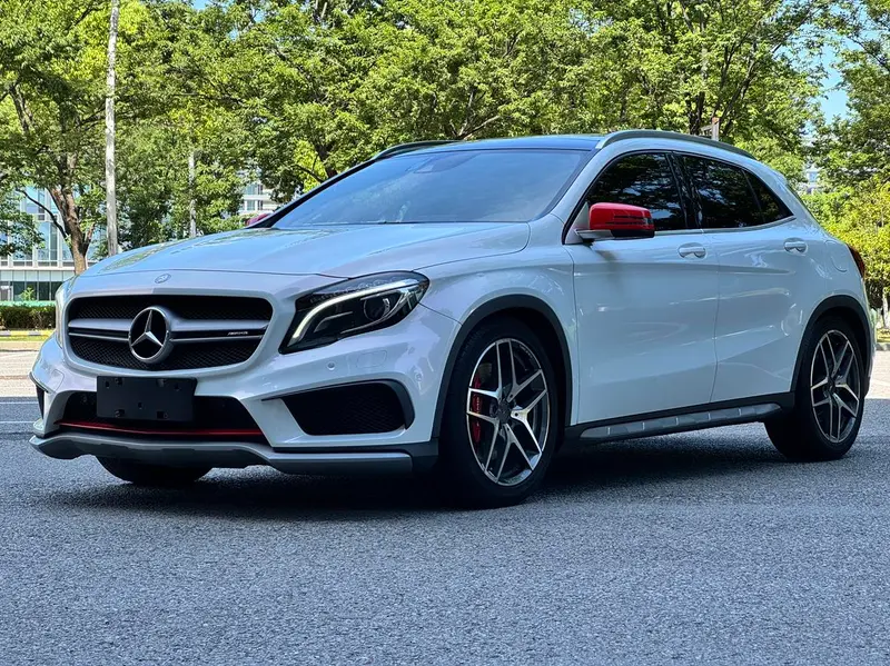Mercedes-Benz GLA AMG