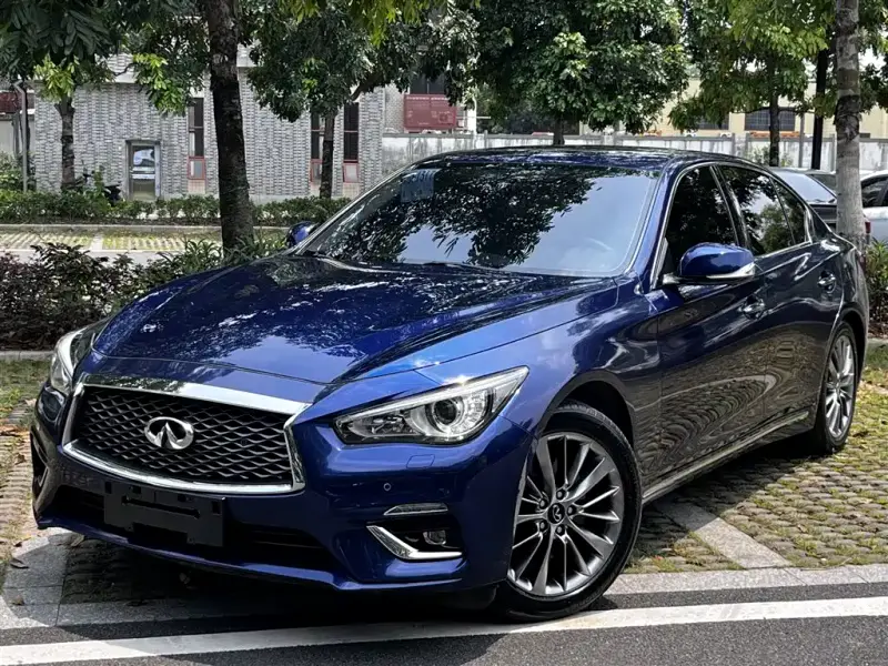 Infiniti Q50L