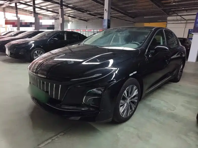 Hongqi E-QM5