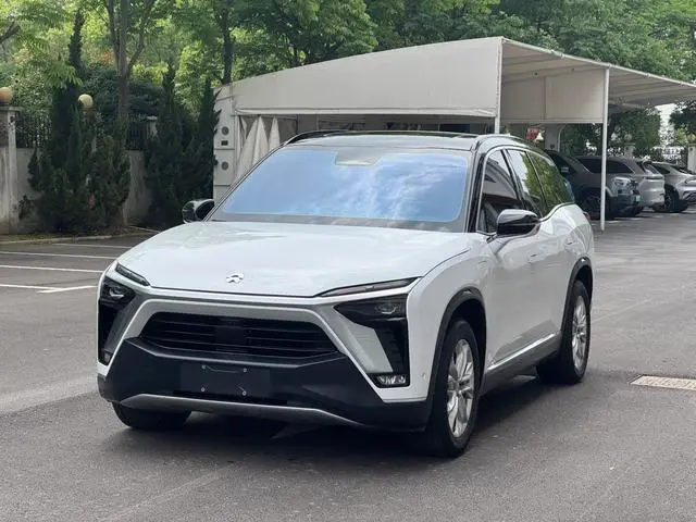 NIO ES8
