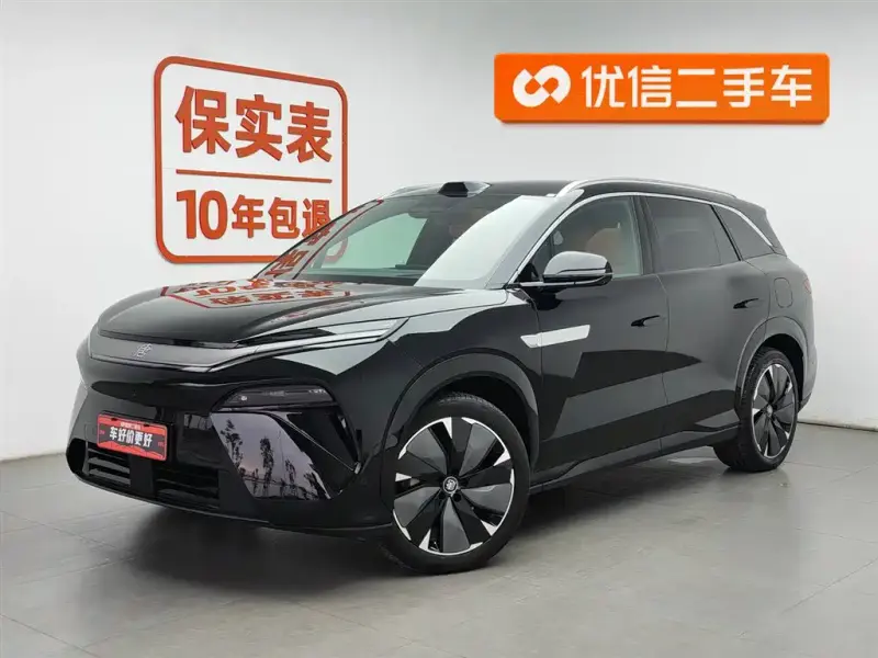 BYD Tang L