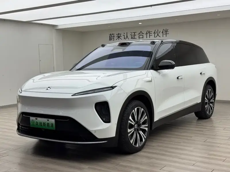 NIO ES8