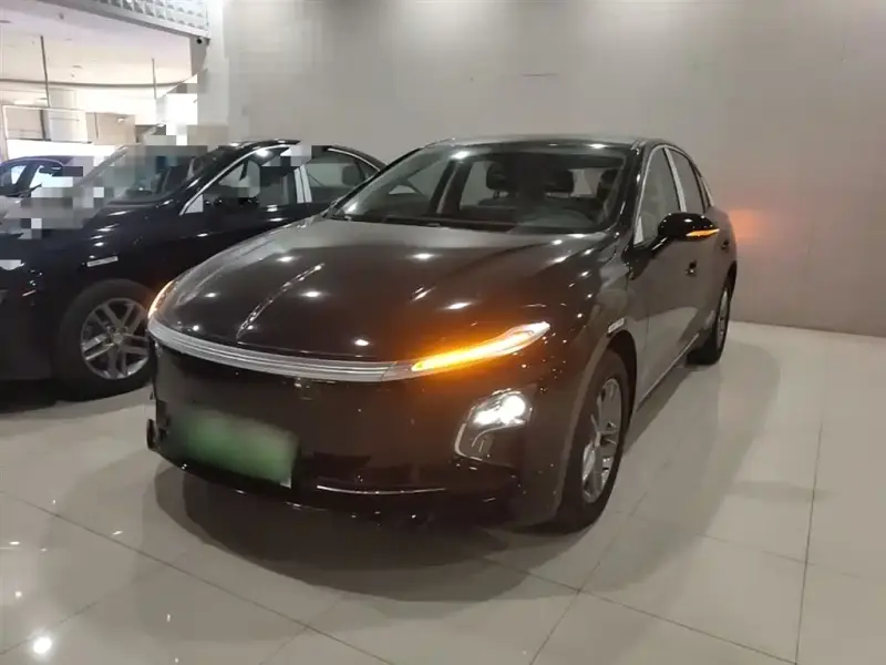 Hongqi E-QM5