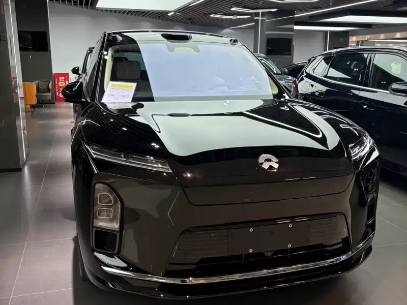 NIO ES8