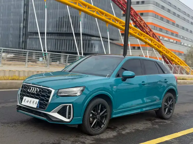 Audi Q2L