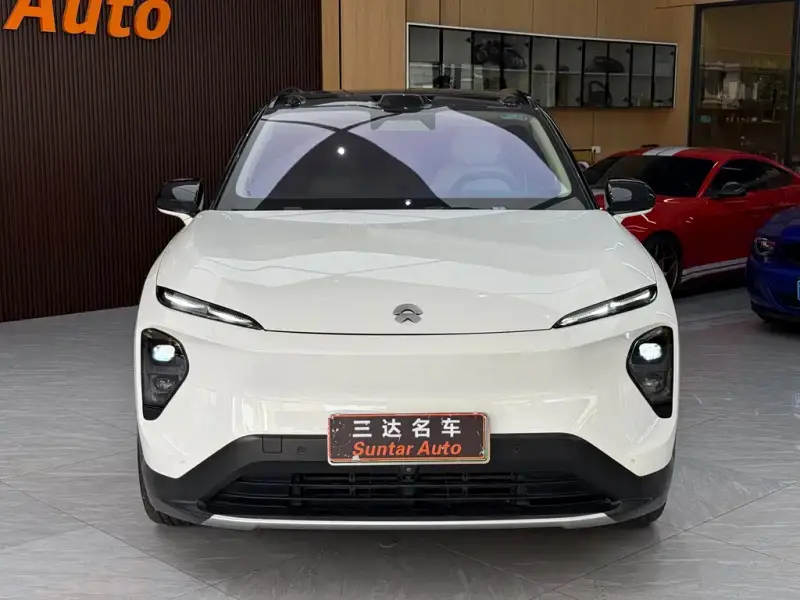 NIO ET7