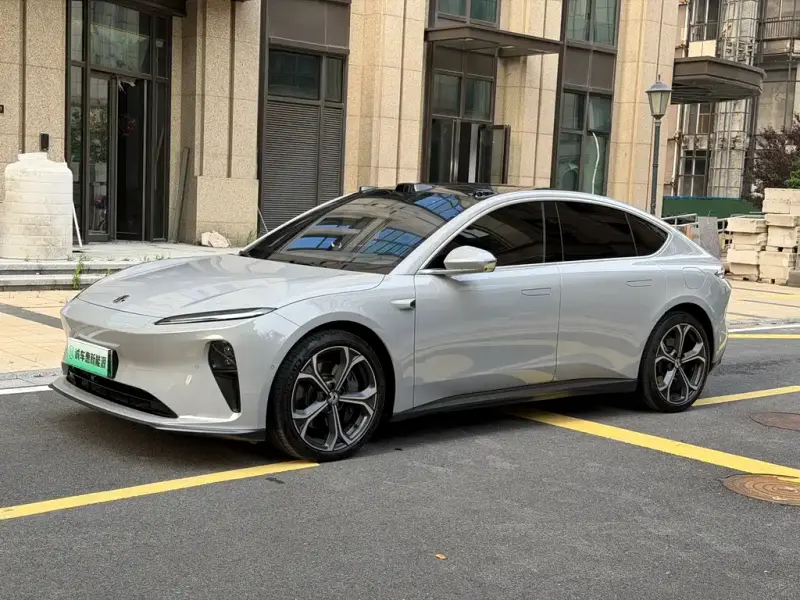 NIO ET5