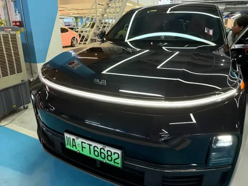 Li Auto L8
