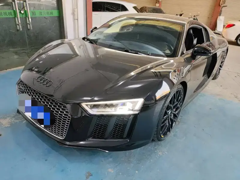 Audi R8