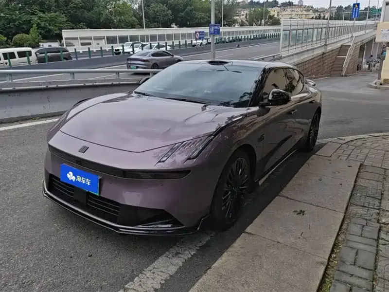 Lynk & Co 10