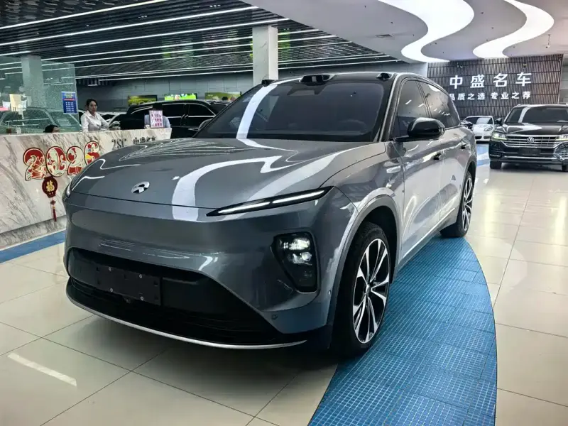 NIO ES8