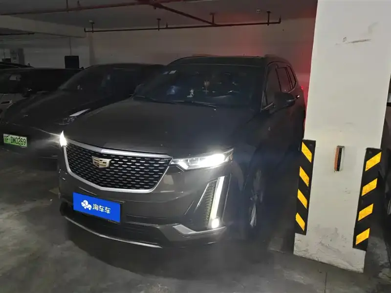 Cadillac XT6
