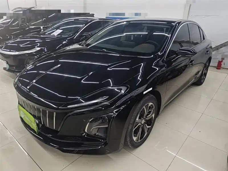 Hongqi E-QM5