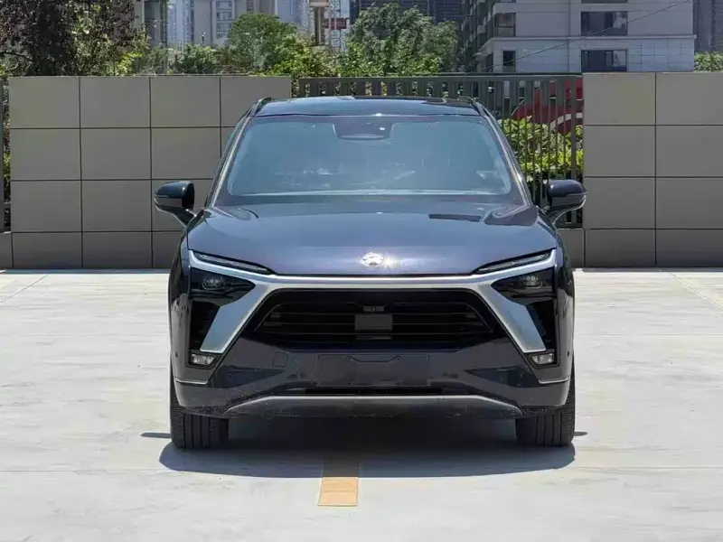 NIO ES8