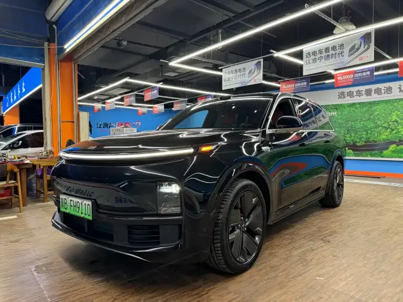 Li Auto L8