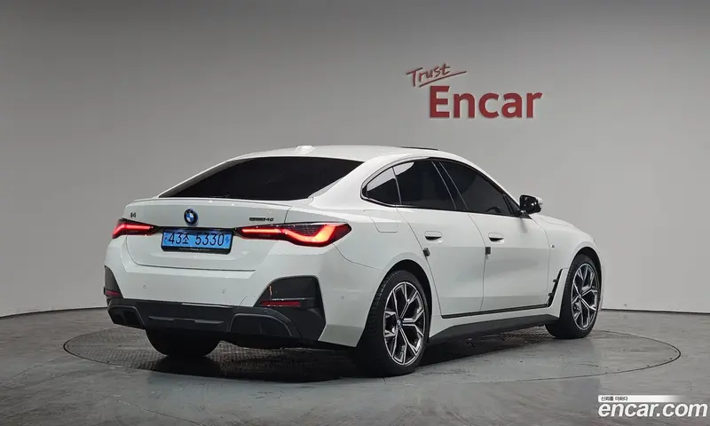 BMW i4