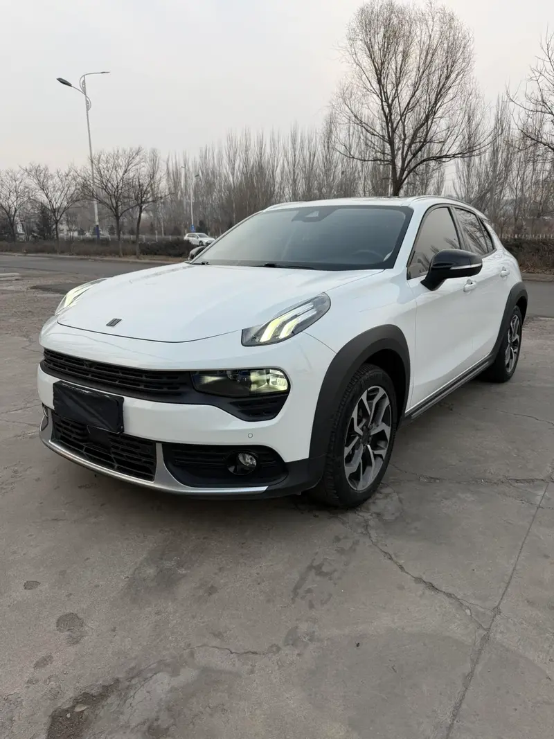 Lynk & Co 02