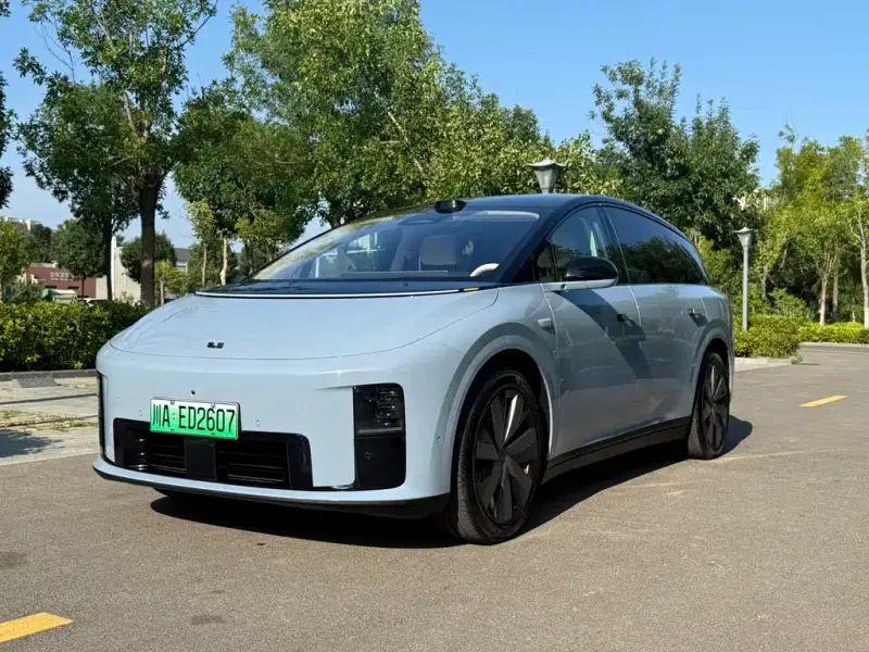 Li Auto i8