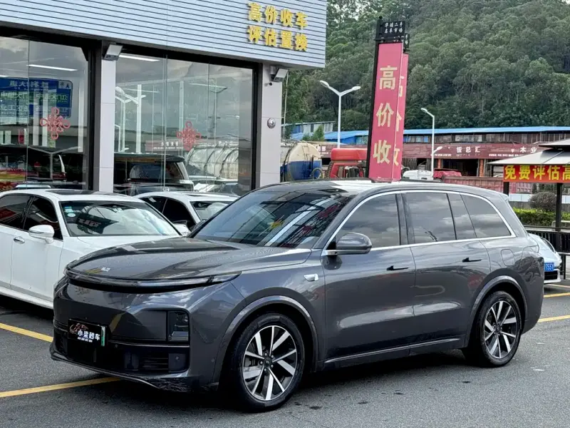 Li Auto L8