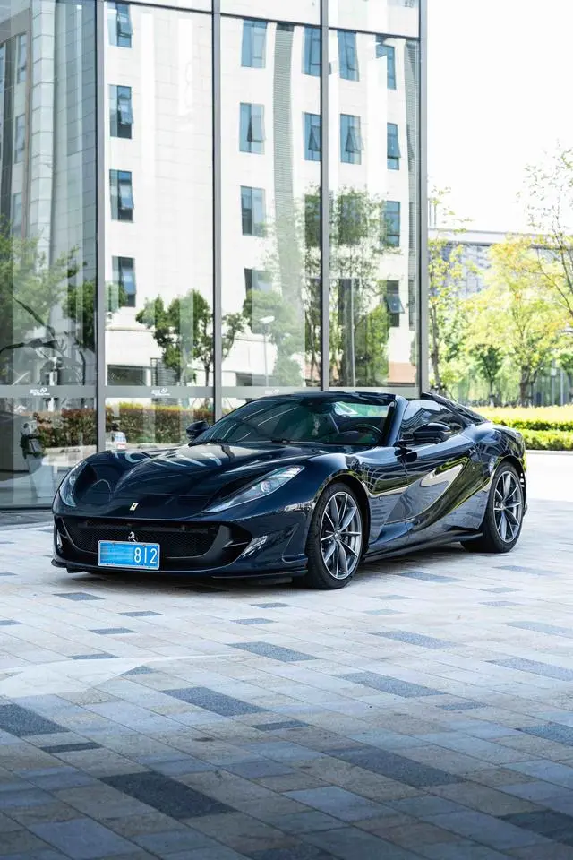 Ferrari 812