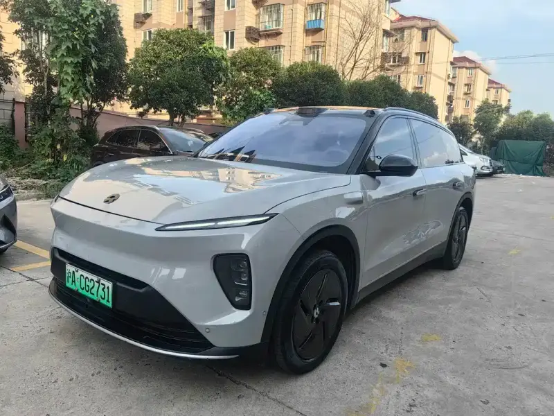 NIO ES8
