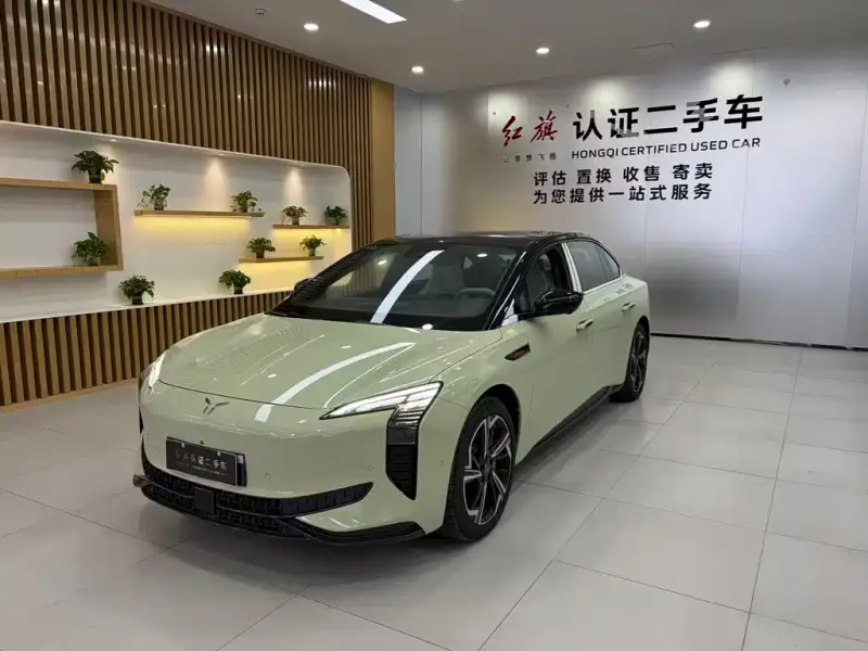 Hongqi EH7