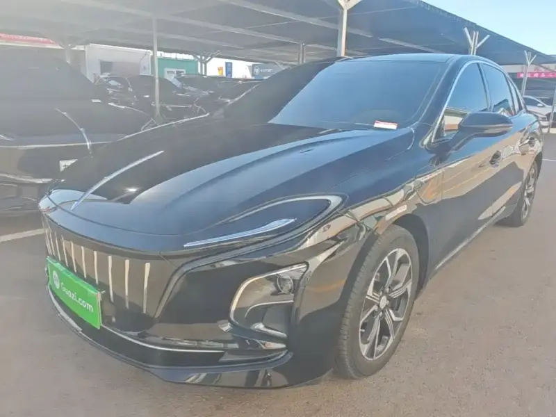 Hongqi E-QM5