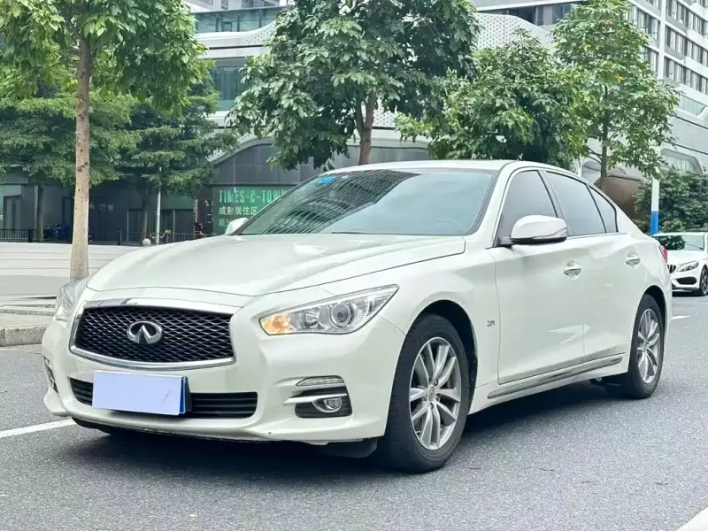 Infiniti Q50L