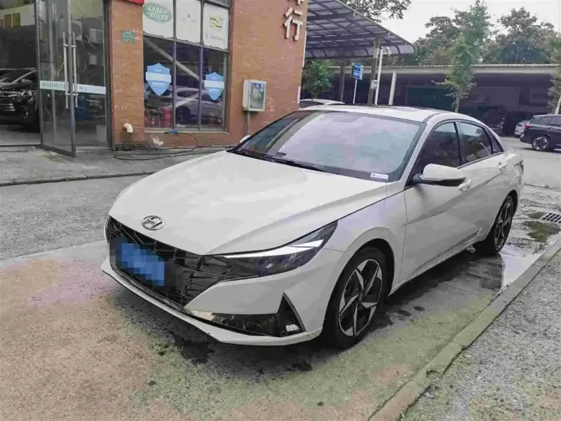 Hyundai Elantra
