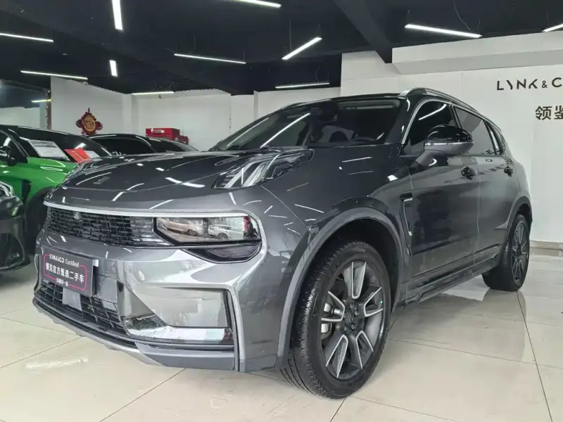Lynk & Co 01