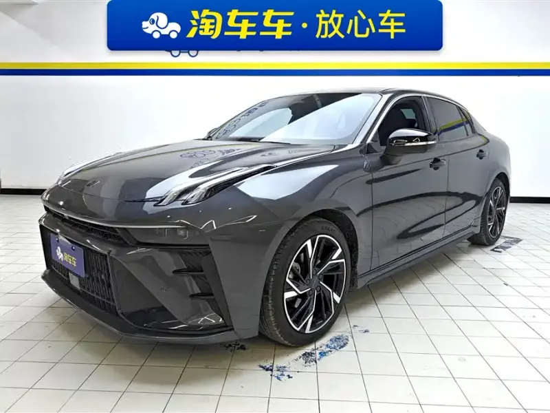 Lynk & Co 03