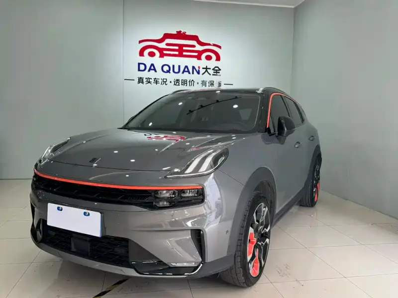 Lynk & Co 06