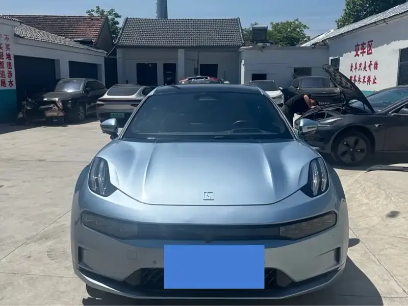 Zeekr 001