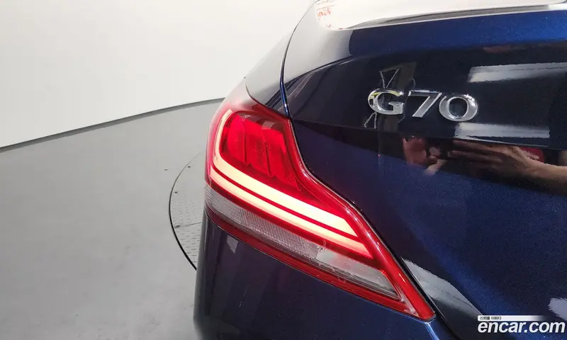 Genesis G70