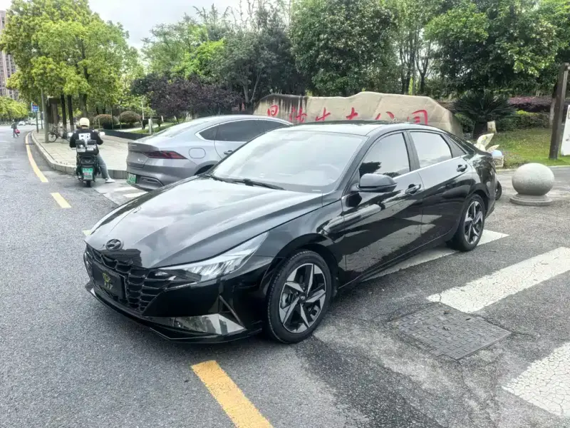 Hyundai Elantra