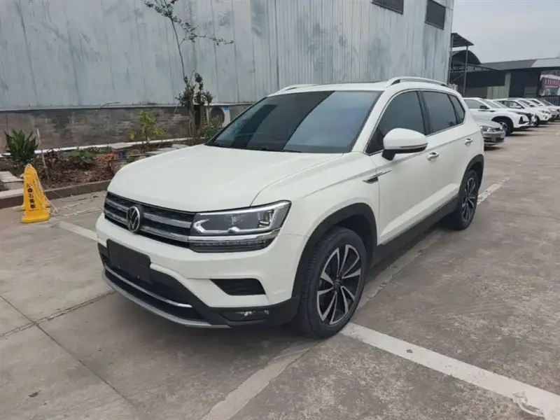 Volkswagen Tharu