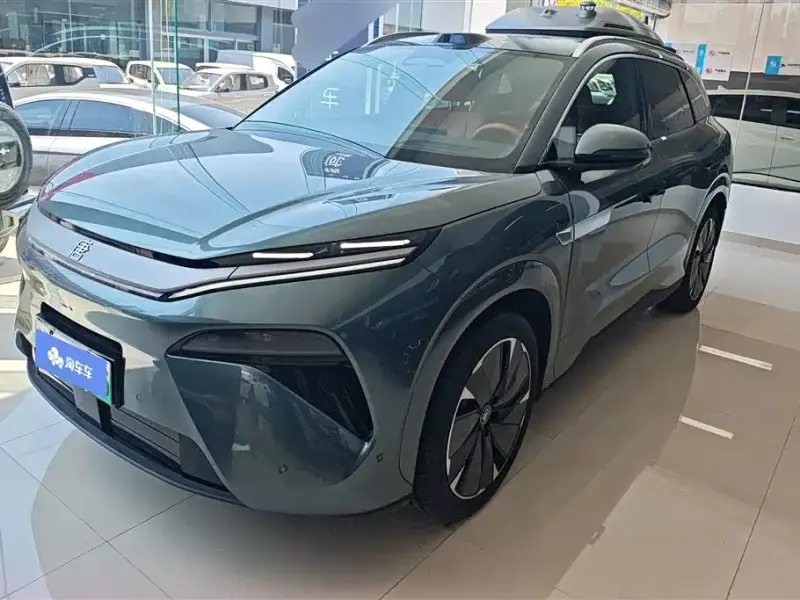 BYD Tang L