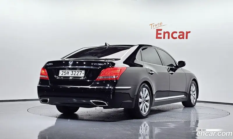 Hyundai Equus