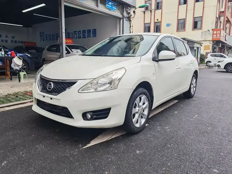 Nissan Tiida