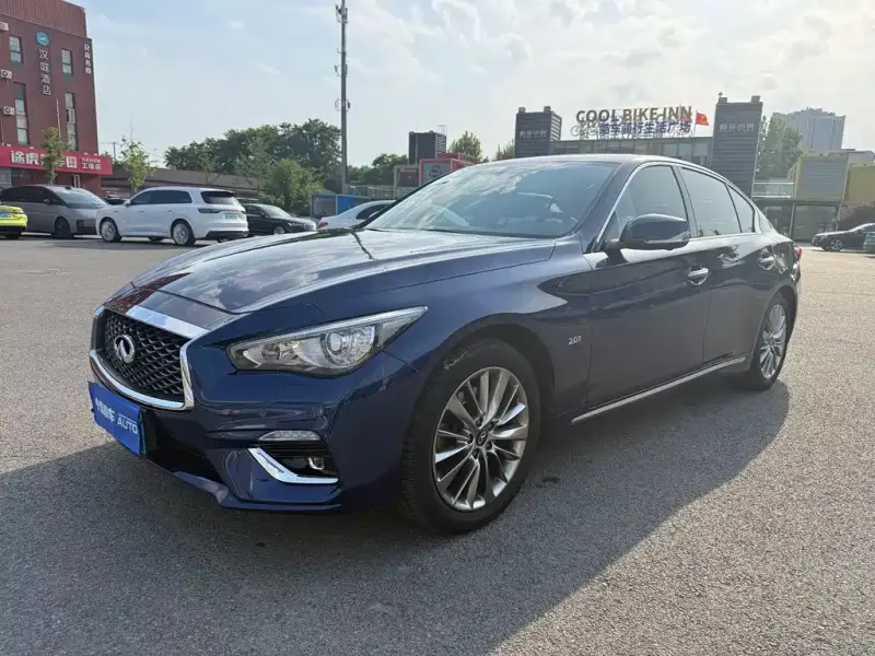 Infiniti Q50L