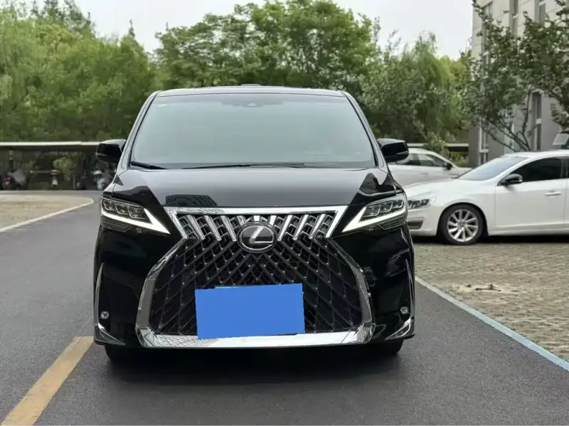 Lexus LM