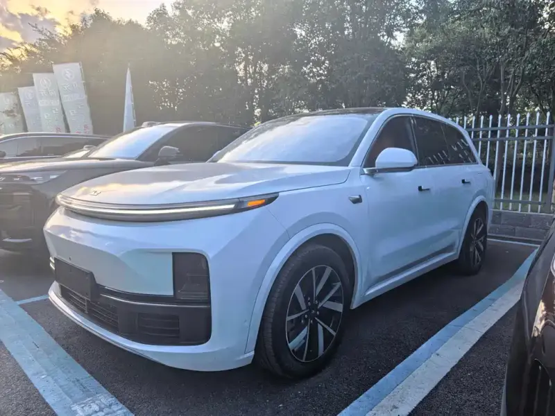 Li Auto L8