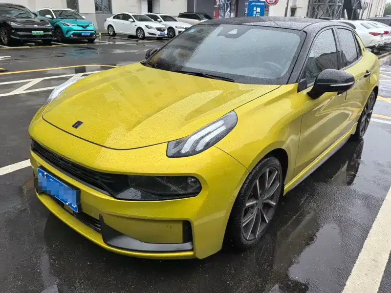 Lynk & Co 03