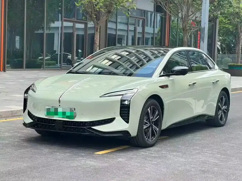Hongqi EH7
