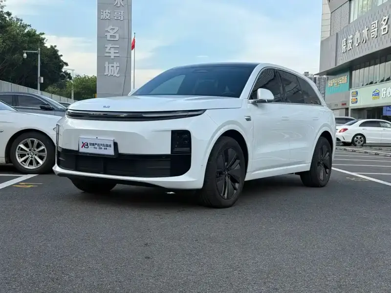 Li Auto L6