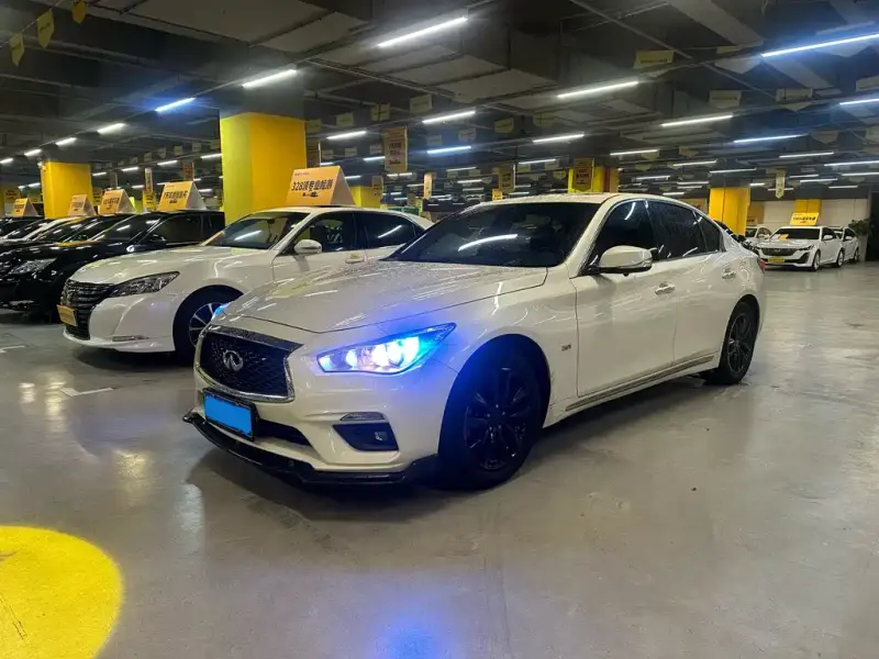Infiniti Q50L